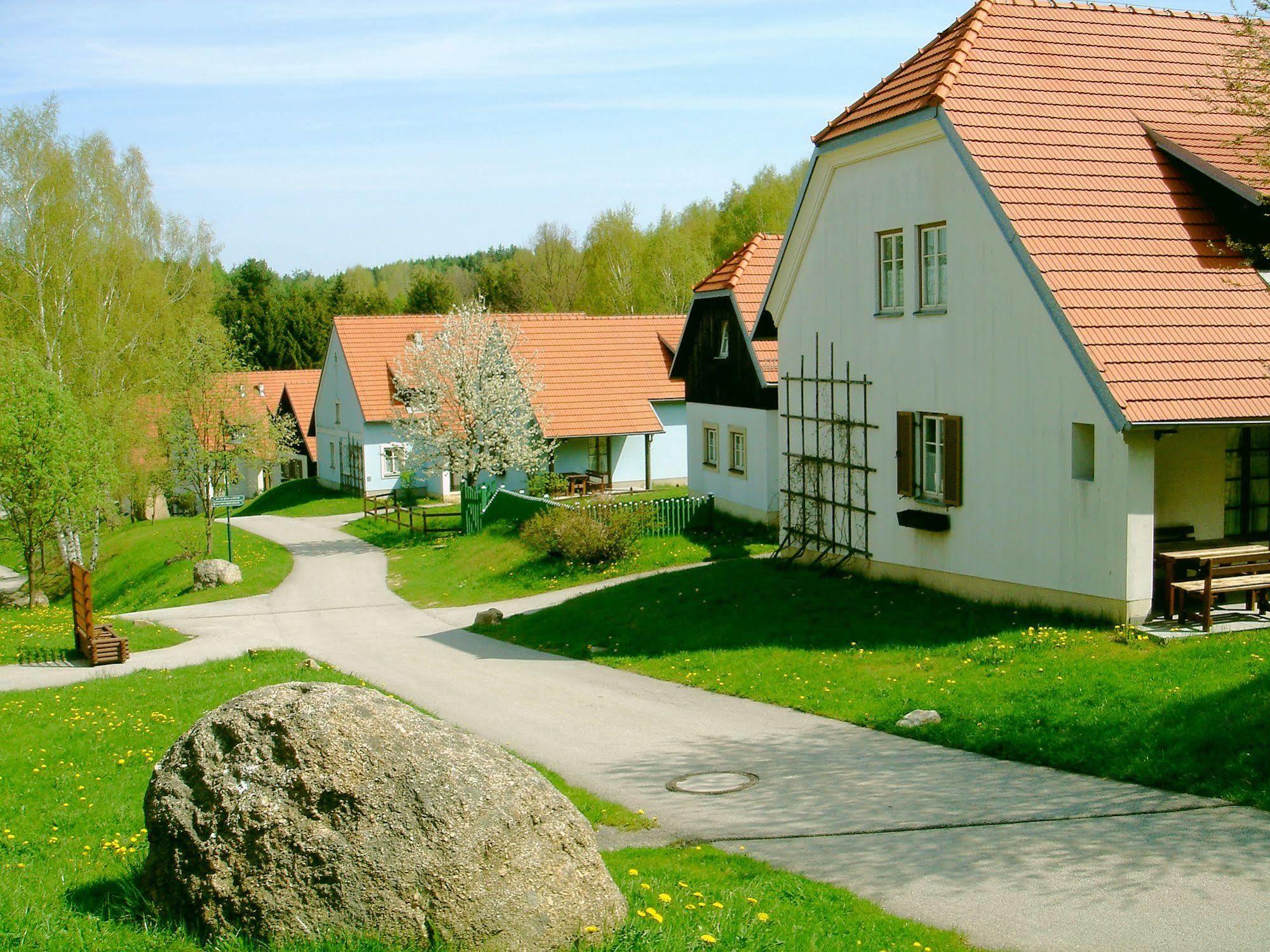 Theater- Und Feriendorf Koenigsleitn Gmbh Litschau Exterior foto